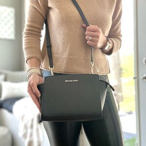 NWT Michael Kors Selma Medium messenger bag